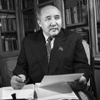 Ауэзов, Мухтар Омарханович